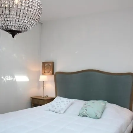 Апартаменты Quai Aux Vivres 58 *